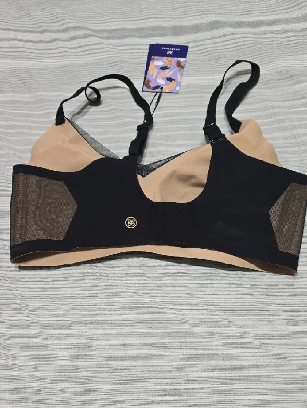 Honeylove Black Crossover Bra with Mesh Insets in Runway Medium